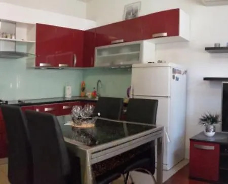 Center Apartment *